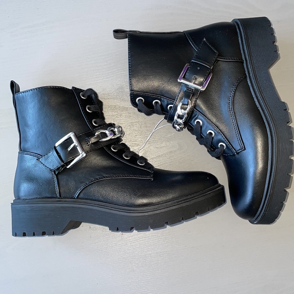 Report Ankle BootChain Lug Size 7